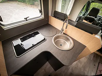 Küche Arbeitsfläche Sunlight T670S Adventure